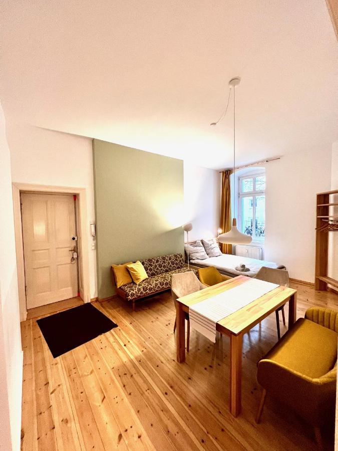 Gemuetliche 2-Zimmer-Wohnung Zentral Friedrichshain Berlim Exterior foto