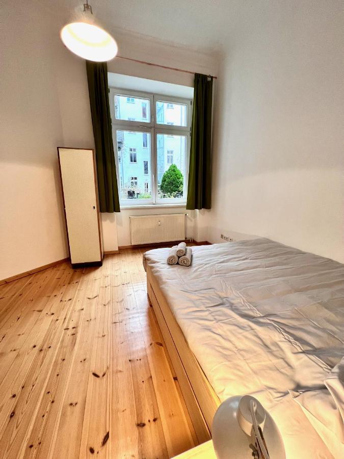 Gemuetliche 2-Zimmer-Wohnung Zentral Friedrichshain Berlim Exterior foto